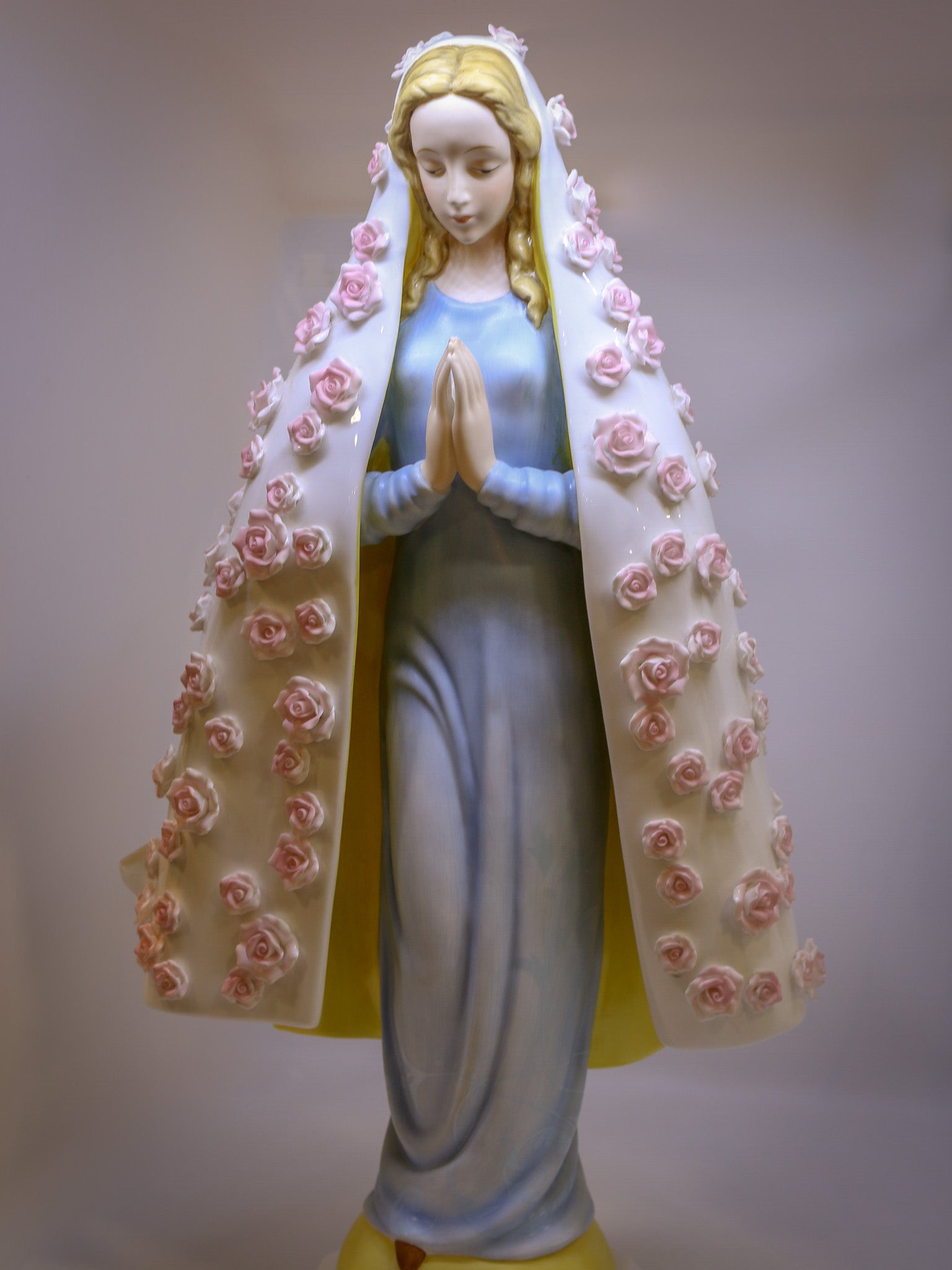 Virgen de las Rosas