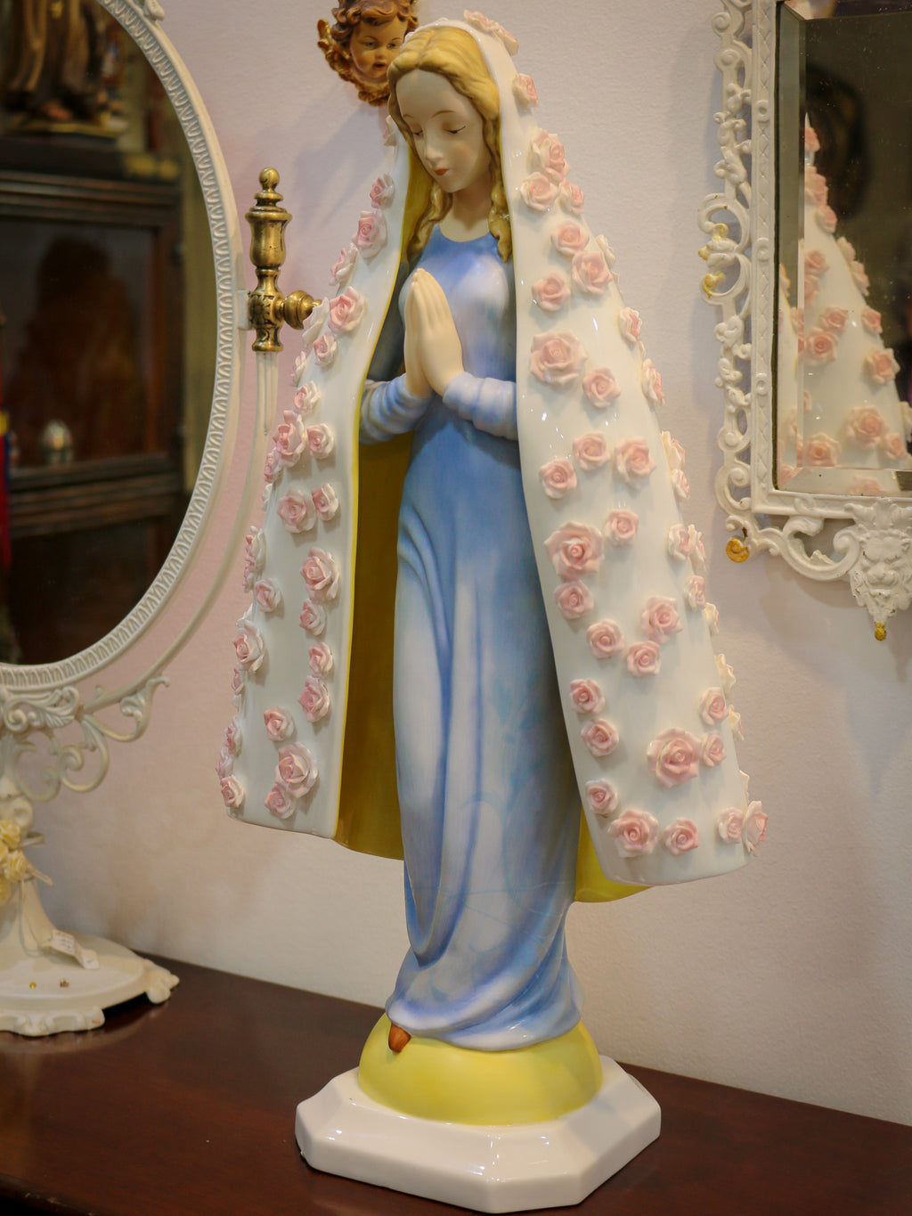 Virgen de las Rosas