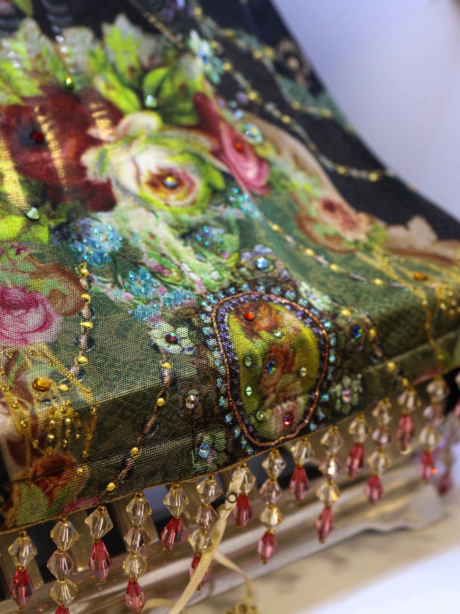 Chal "Michal Negrin: con Decoración en Cristales de Swarovski