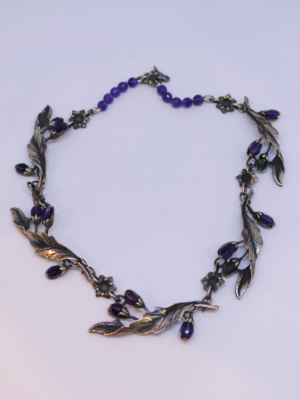 Collar Elaborado en Talleres de S. el C. Plata de Ley y Amatistas