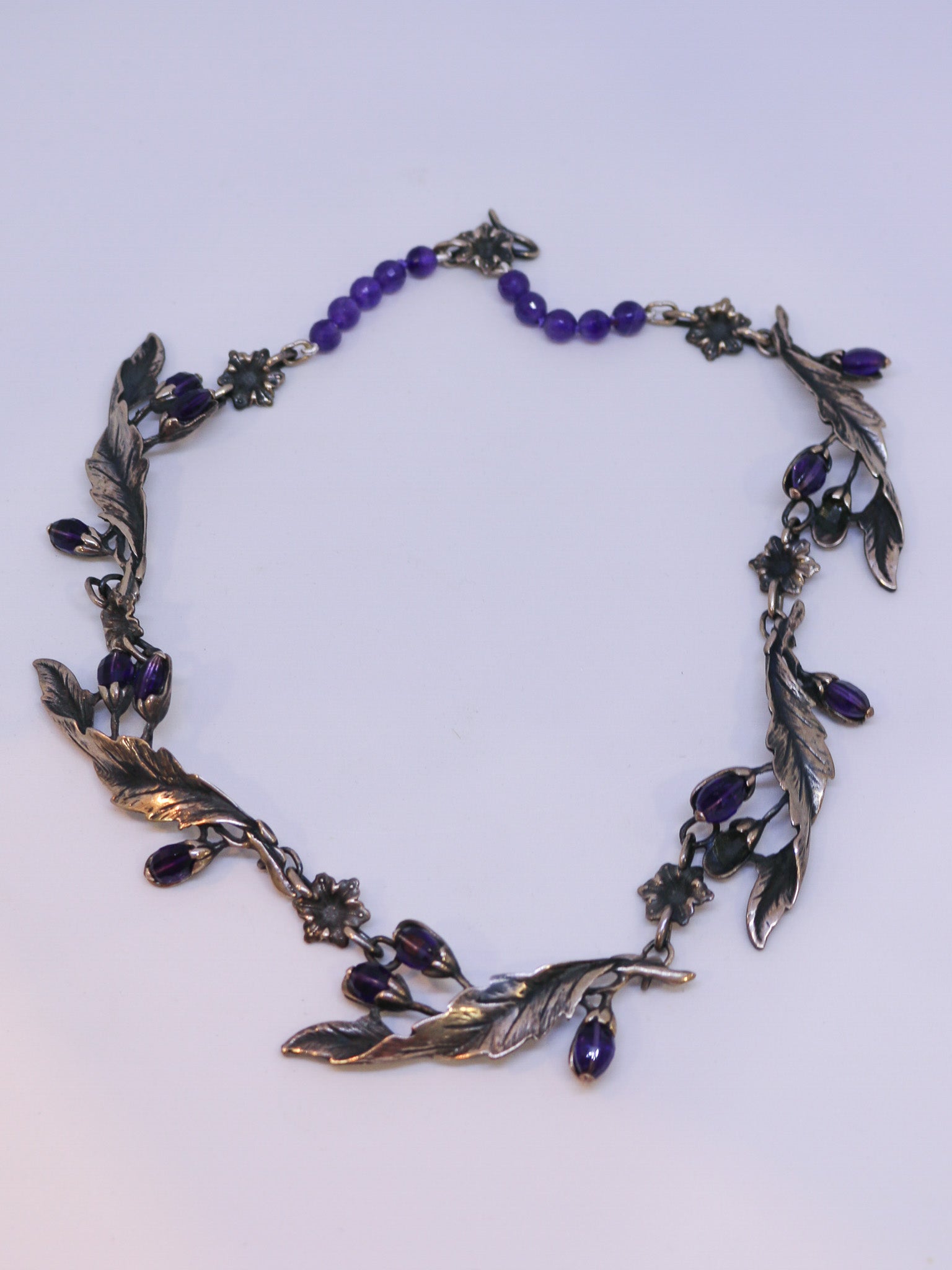 Collar Elaborado en Talleres de S. el C. Plata de Ley y Amatistas