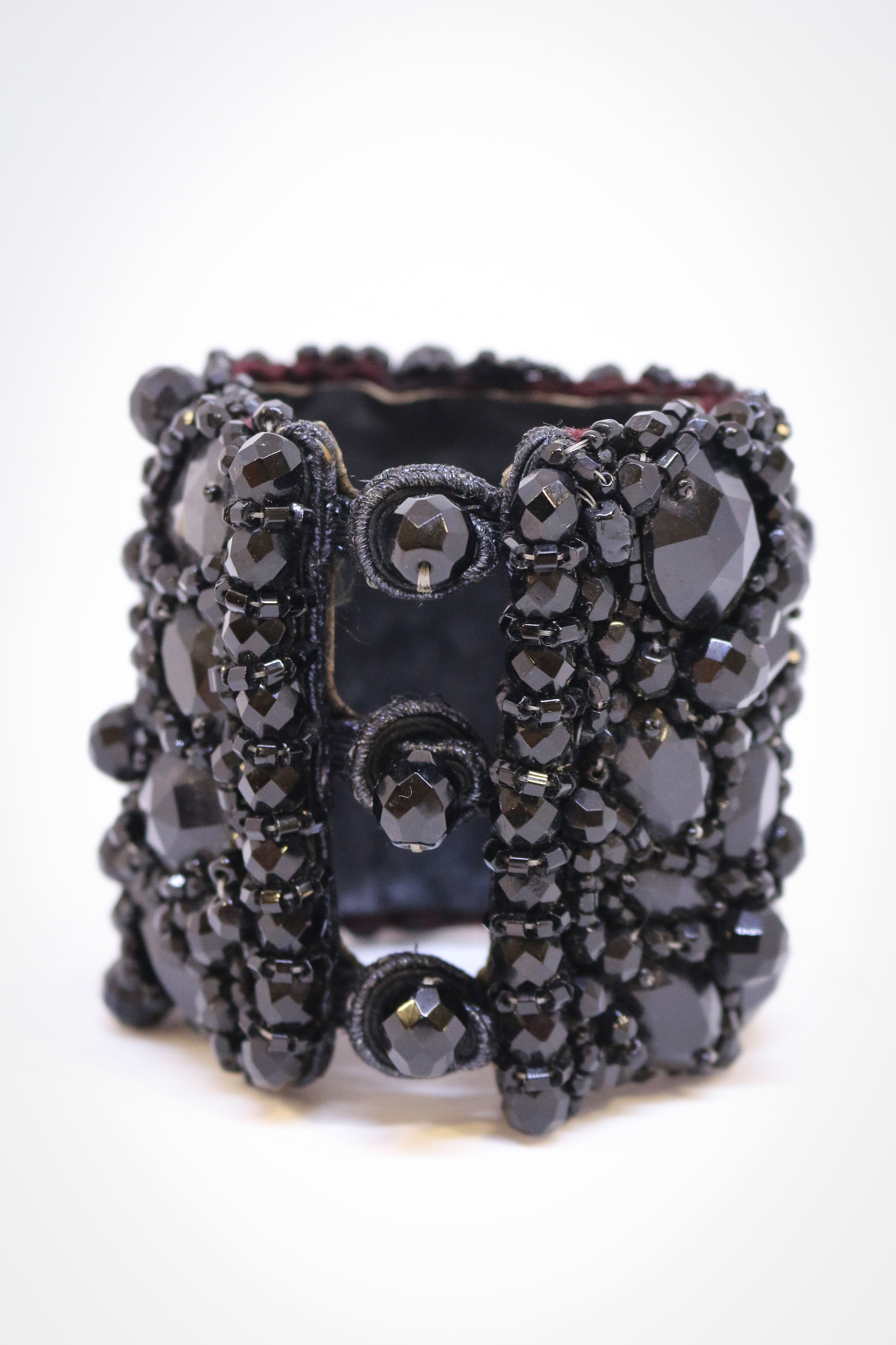 Brazalete Elaborado Artesanalmente en Pasamaneria por "Dori Csengeri"