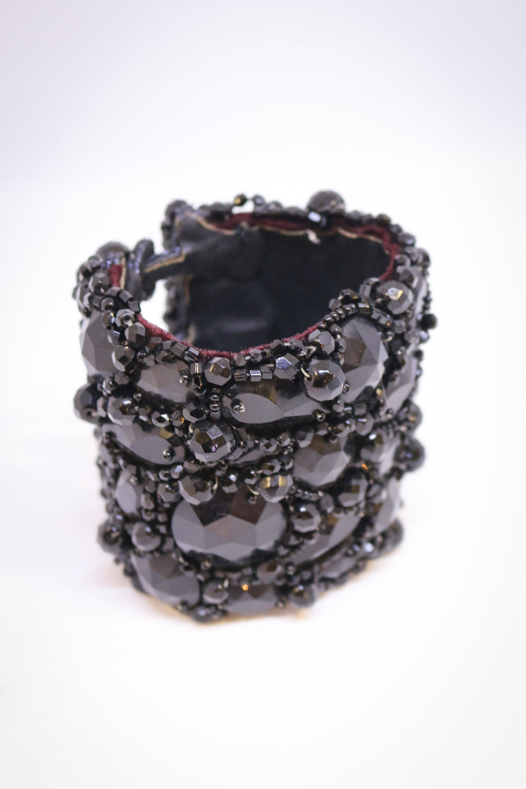 Brazalete Elaborado Artesanalmente en Pasamaneria por "Dori Csengeri"
