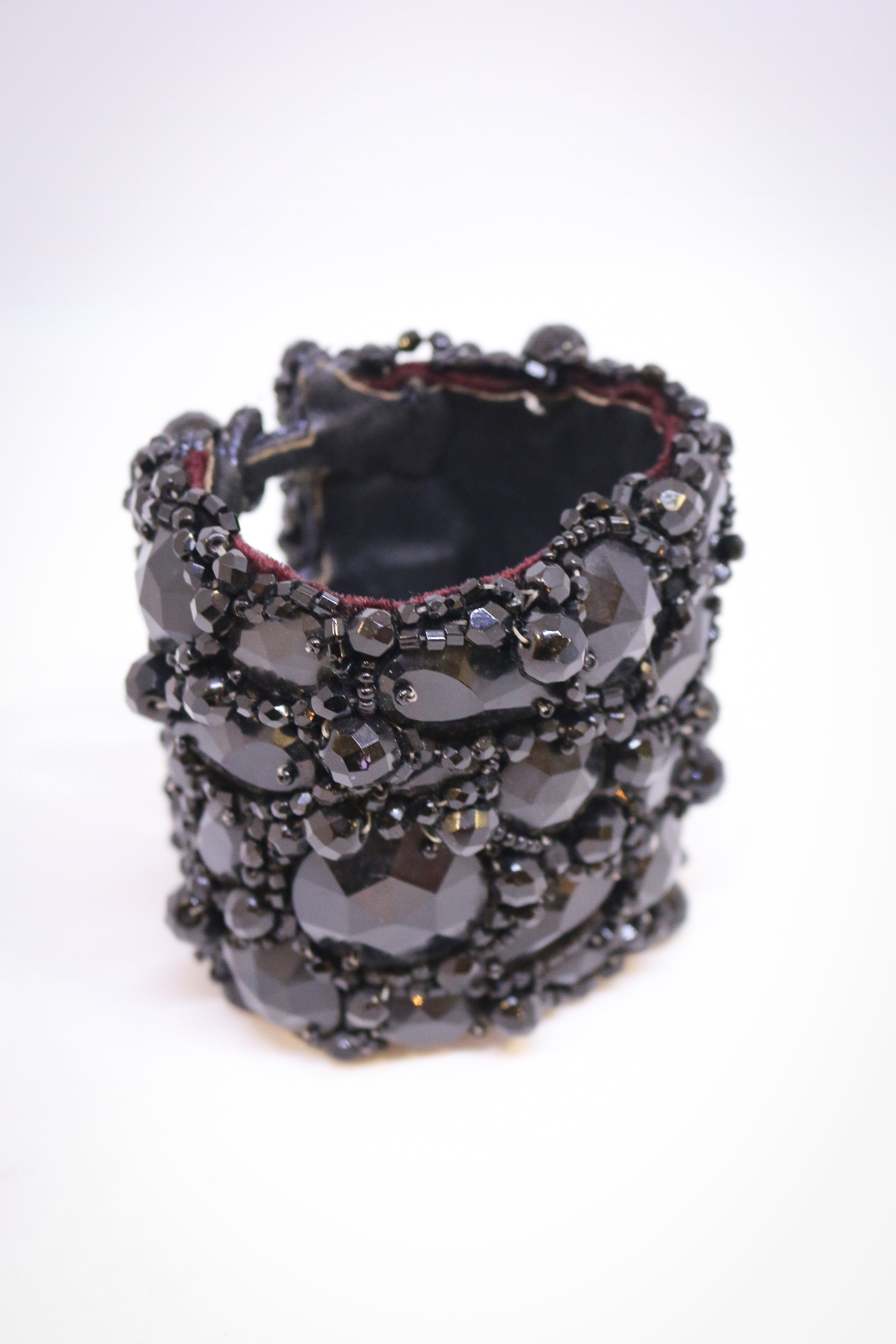 Brazalete Elaborado Artesanalmente en Pasamaneria por "Dori Csengeri"
