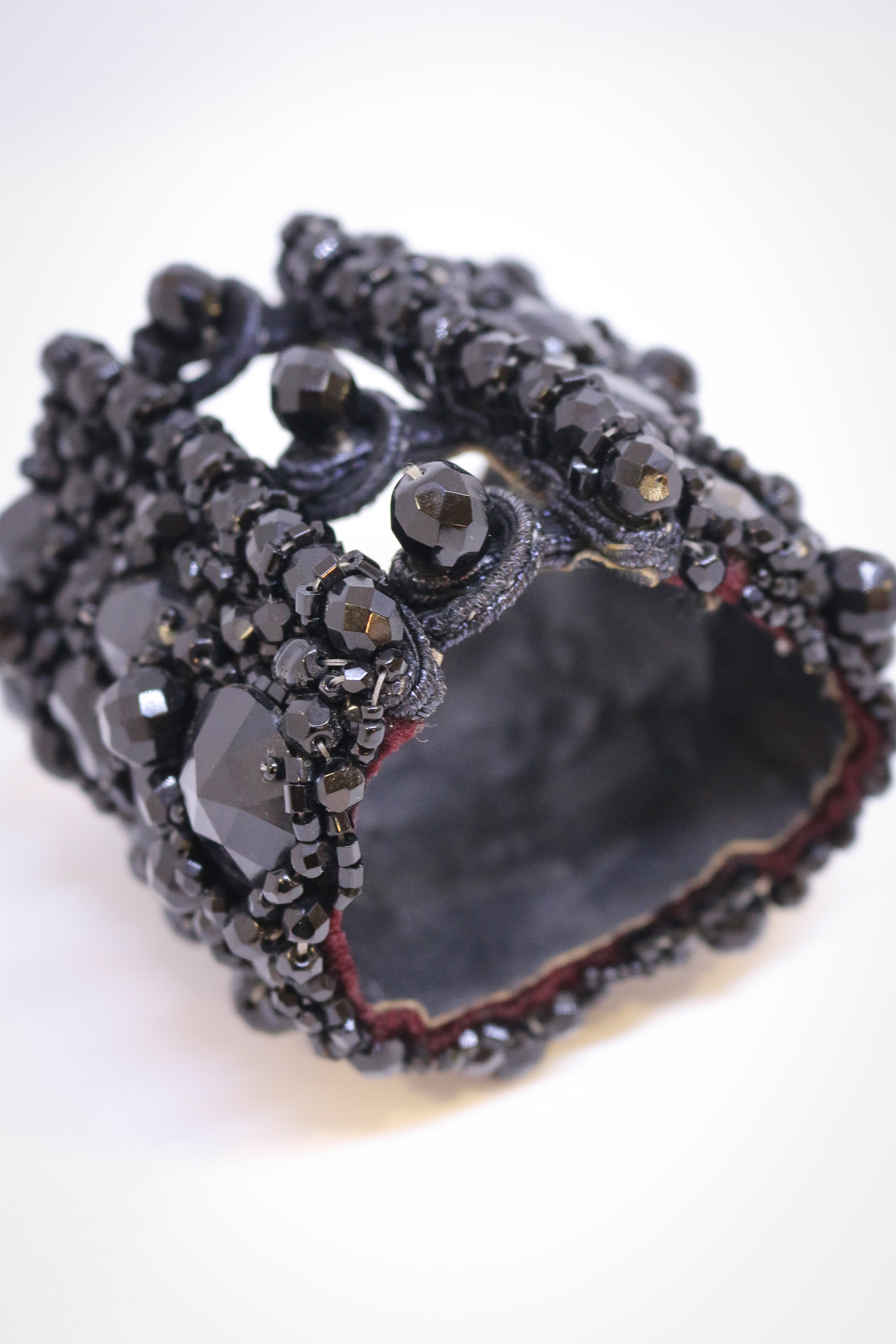 Brazalete Elaborado Artesanalmente en Pasamaneria por "Dori Csengeri"