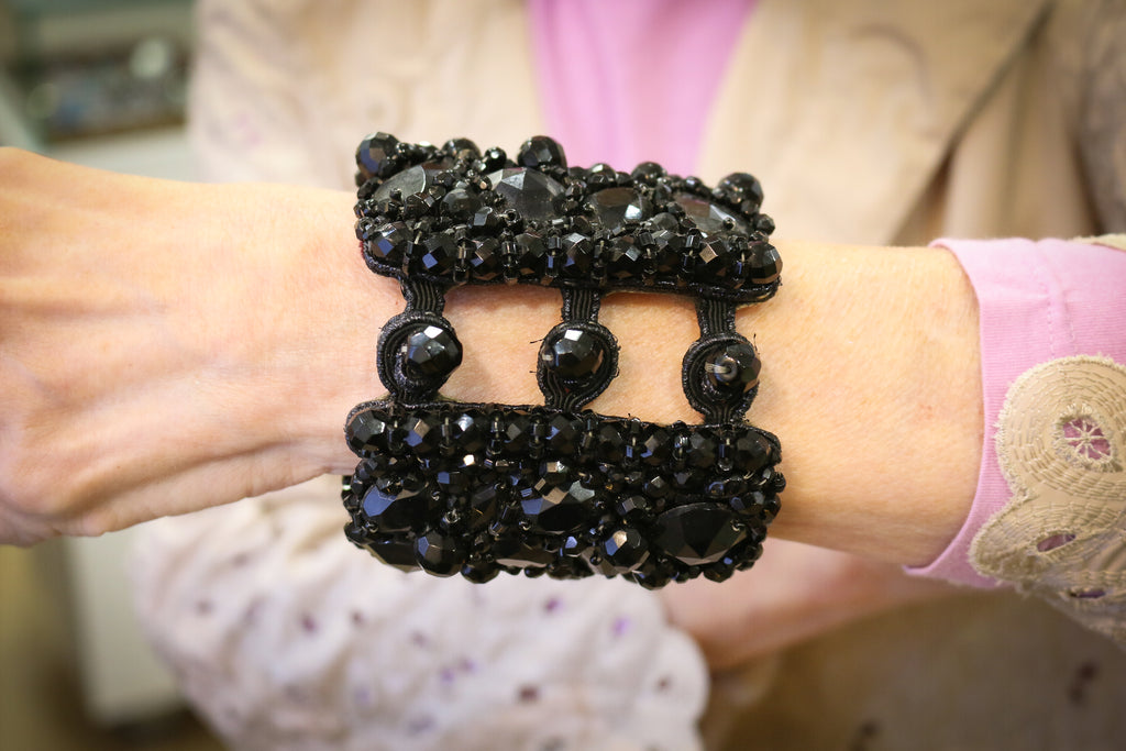 Brazalete Elaborado Artesanalmente en Pasamaneria por "Dori Csengeri"