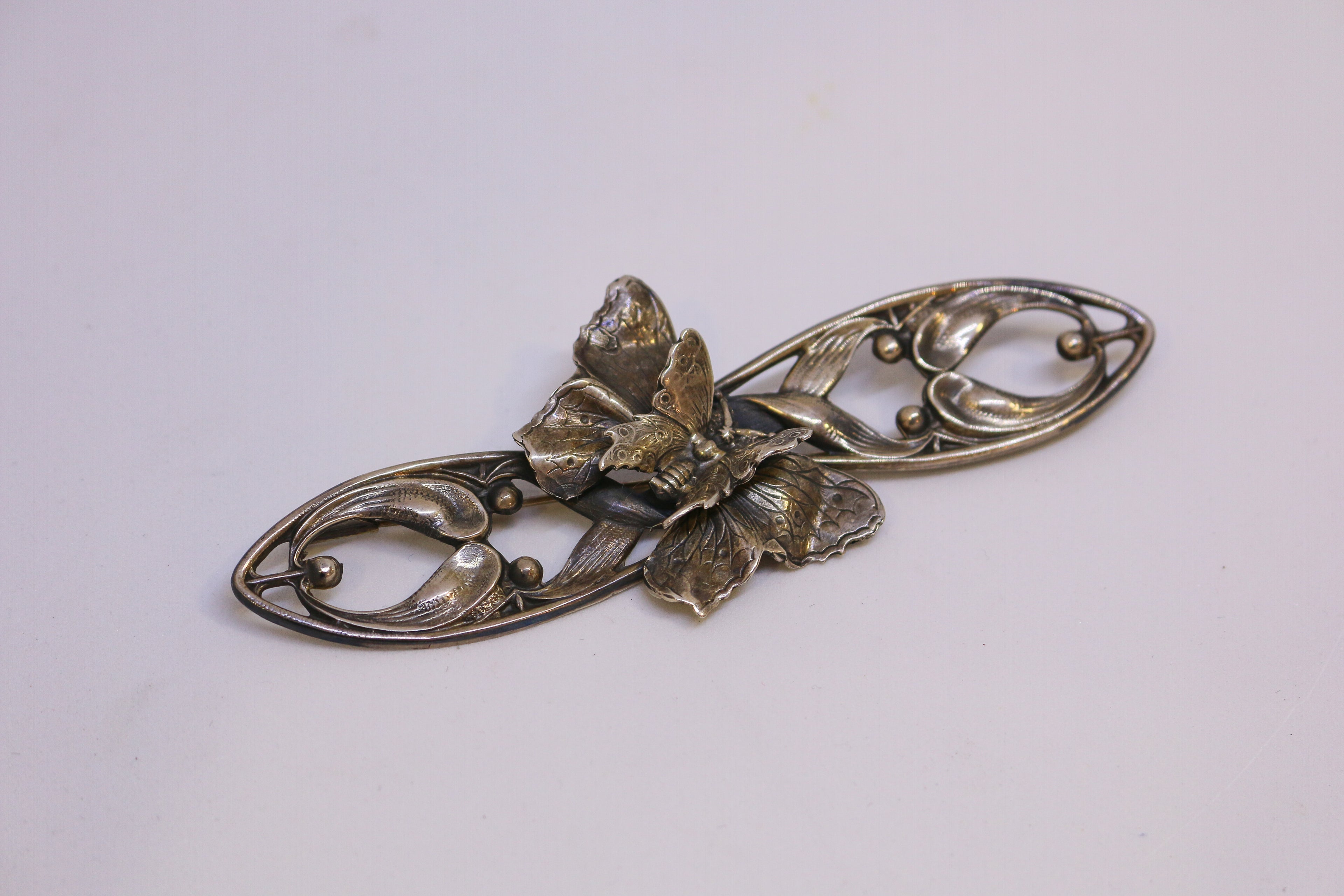 Broche en Plata de Ley Mariposa