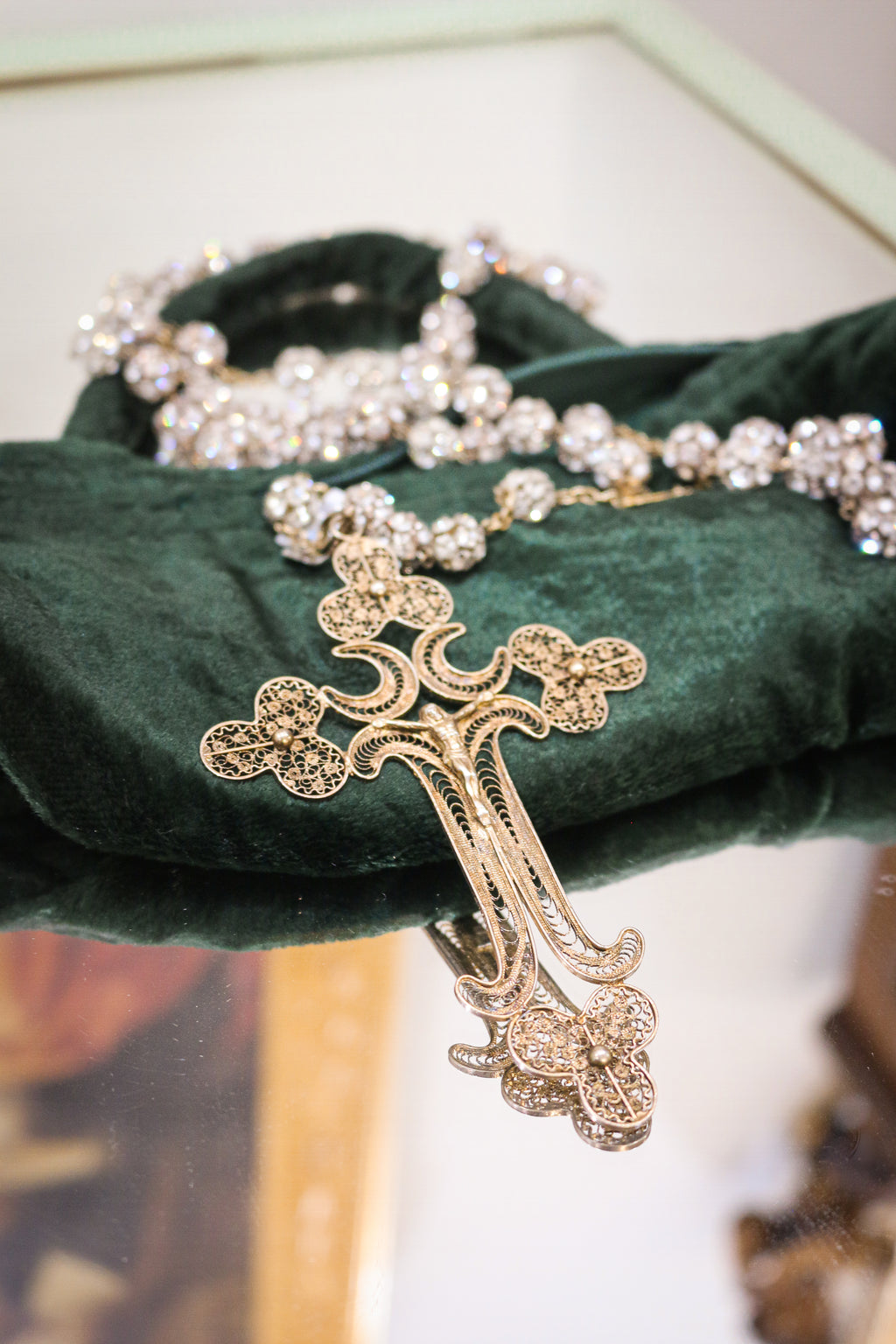 Rosario elaborado Artesanalmente en Plata Dorada y Swarovski