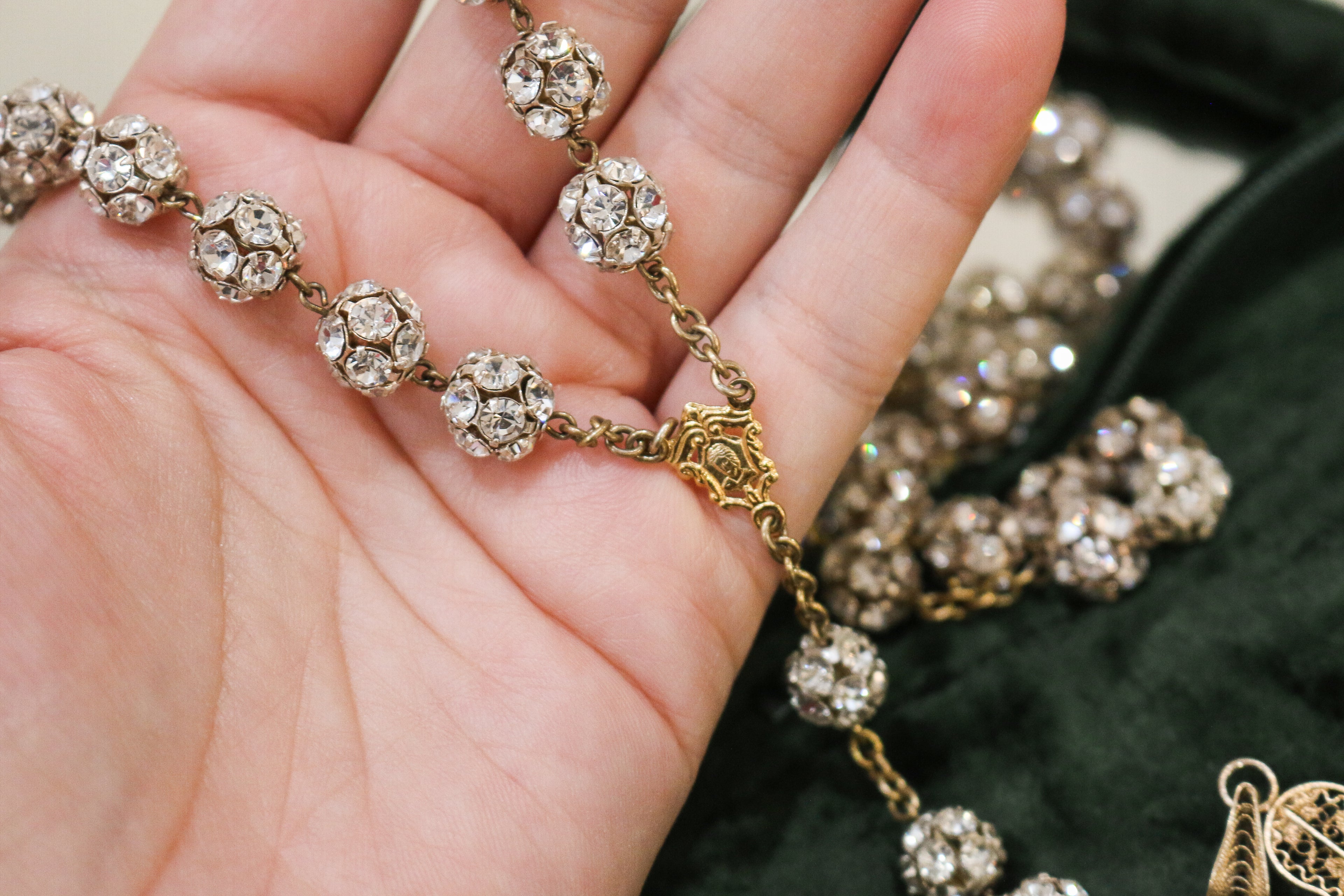 Rosario elaborado Artesanalmente en Plata Dorada y Swarovski