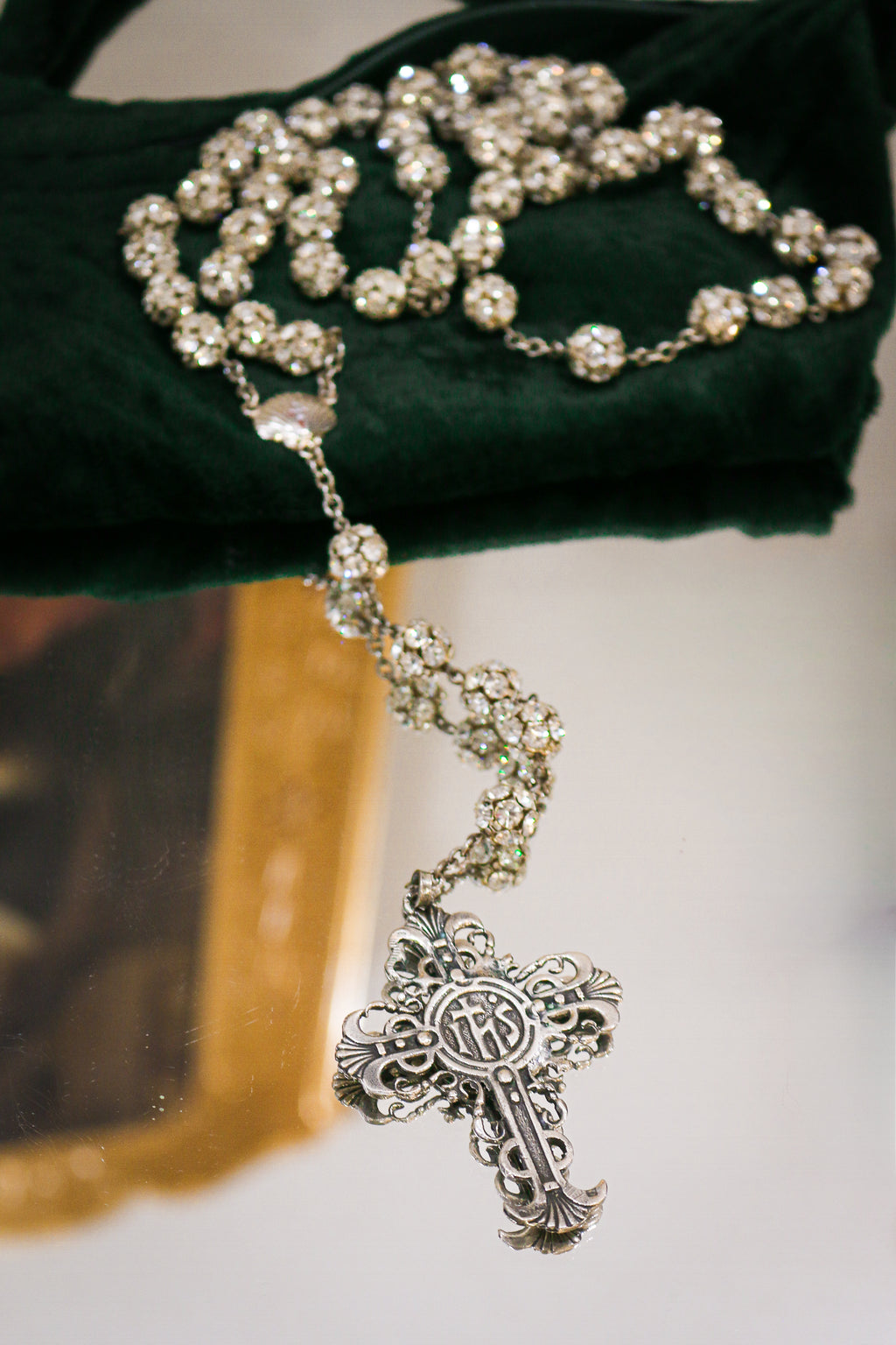 Rosario elaborado Artesanalmente en Plata de Ley y Swarovski