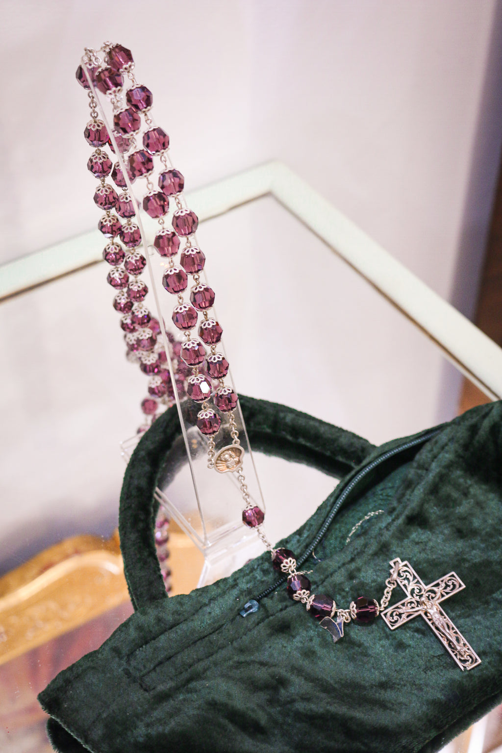 Rosario elaborado Artesanalmente en Plata de Ley y Cristal Facetado en Morado