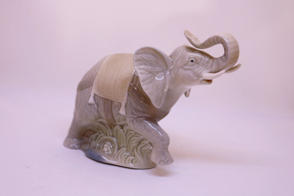Elefante Porcelana Villamarchante Valencia "Porceval"